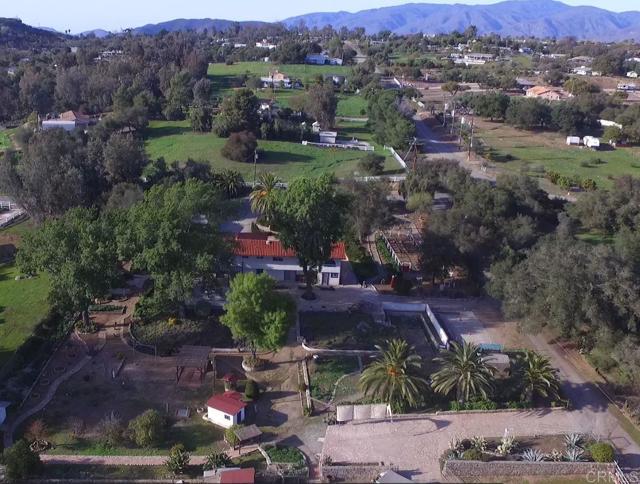 31600 Oak Glen Road, Valley Center CA: https://media.crmls.org/mediaz/61fdb012-841e-4791-af60-d295f0bd3744.jpg