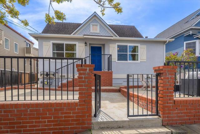 739 W Franklin Street, Monterey CA: https://media.crmls.org/mediaz/61fe2205-8549-438d-86db-e147d63a8dba.jpg