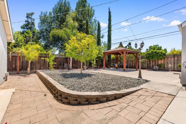 15098 Stratford Drive, San Jose CA: https://media.crmls.org/mediaz/61fe69f3-9787-4a8c-86c0-23c83243aae9.jpg