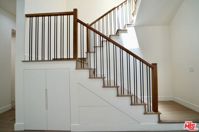 1441 S Oakhurst Drive, Los Angeles CA: https://media.crmls.org/mediaz/61feb483-876f-420d-8cdf-b127f8324368.jpg