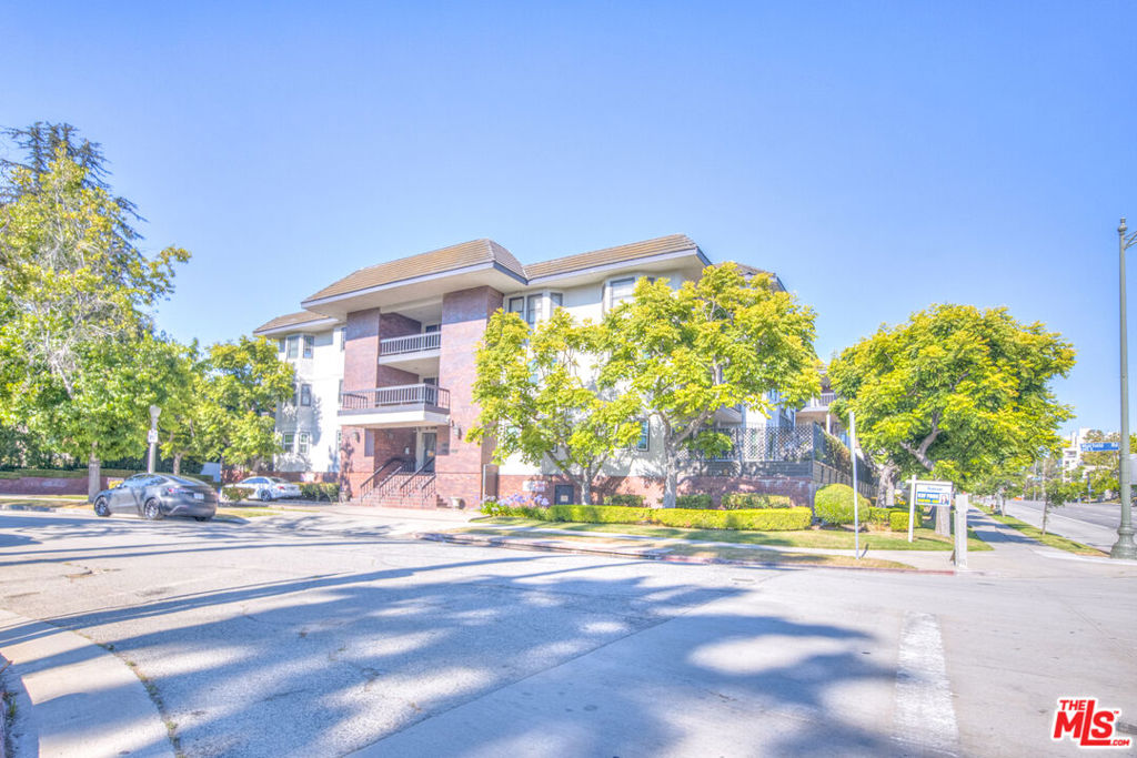 4595 Wilshire Boulevard 104, Los Angeles, CA 90010
