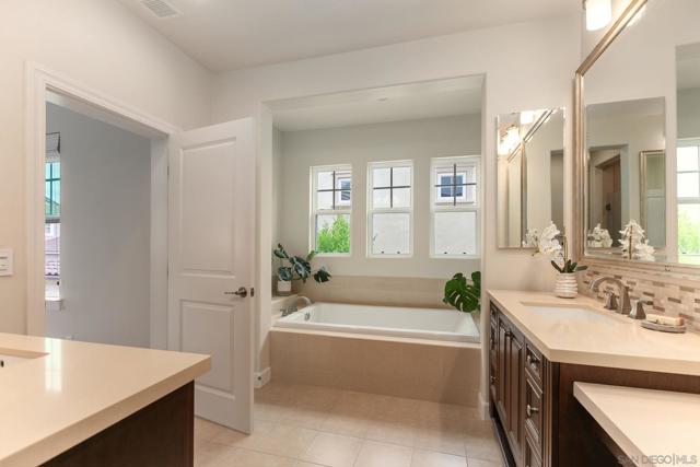 13571 Lopelia Meadows Pl, San Diego CA: https://media.crmls.org/mediaz/62004580-47e3-42a2-bb46-ee68b0bccaf1.jpg