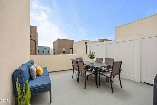 Detail Gallery Image 14 of 25 For 1290 E Thomspon Bld #102,  Ventura,  CA 93001 - 3 Beds | 3/1 Baths