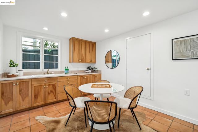 1025 Creston Rd, Berkeley CA: https://media.crmls.org/mediaz/6201718f-1b66-47e4-ae12-2820f2b74b7f.jpg