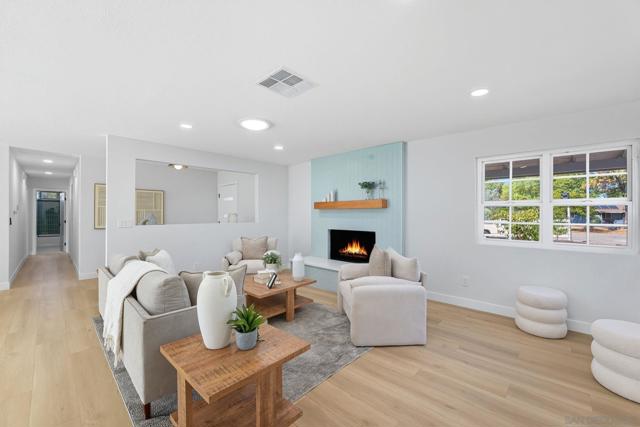2118 Toca Ln, Ramona CA: https://media.crmls.org/mediaz/620194b5-8f3f-4efd-84b9-d7484623bbac.jpg