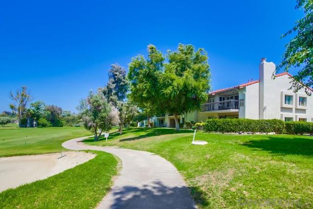 12006 Caminito Campana, San Diego CA: https://media.crmls.org/mediaz/6201b139-8281-43a6-95f0-6c31d715bed4.jpg