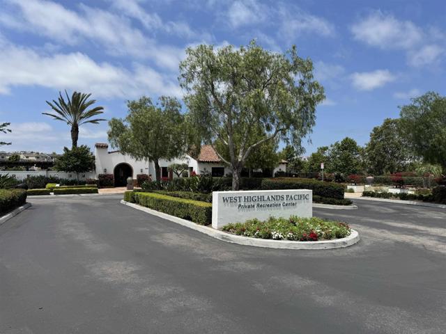 5621 Shasta Daisy Trl, San Diego CA: https://media.crmls.org/mediaz/6201e449-b743-4e62-af71-b8e7519dfa47.jpg