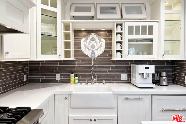 828 5th Street, Santa Monica CA: https://media.crmls.org/mediaz/6202167e-0a90-458e-9fbc-7db8732e48d0.jpg