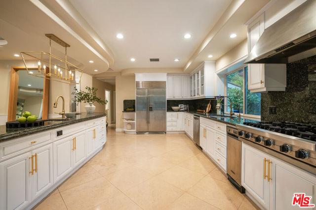 Image 14 of 33 For 16633 Park Lane Circle