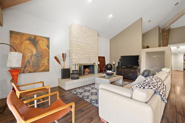 267 Kavenish W Drive, Rancho Mirage CA: https://media.crmls.org/mediaz/62027bc5-73a8-4cff-8c5a-f8dc20f781e2.jpg