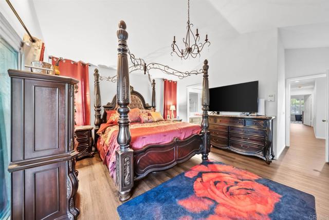 15425 Vista Vicente Dr, San Diego CA: https://media.crmls.org/mediaz/62027bf1-b955-4492-a4f2-21ce55f061da.jpg
