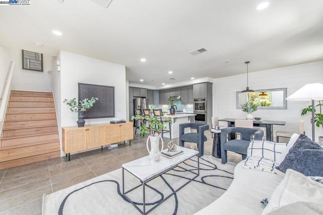 7018 Stags Leap Ln, Dublin CA: https://media.crmls.org/mediaz/62047e7f-3acc-41bf-a22b-ea1d6afca96c.jpg