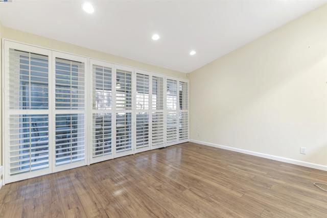 Image 14 of 46 For 18745 Cavendish Dr
