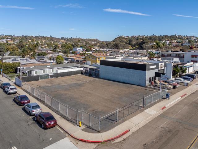 1485 Morena Boulevard, San Diego CA: https://media.crmls.org/mediaz/6204eb10-c991-4365-8631-10f9175b00b8.jpg