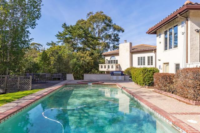 1035 Macadamia Drive, Hillsborough CA: https://media.crmls.org/mediaz/620557ba-5bc9-4022-ad8f-1954ac2b8422.jpg