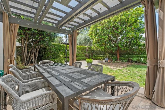 50 Whitehall, Newport Beach CA: https://media.crmls.org/mediaz/62056015-3930-4a93-a835-c74862609e23.jpg