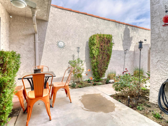 171 Winterhaven Circle, Palm Desert CA: https://media.crmls.org/mediaz/6205bb22-39da-4fea-a01d-72e405bf3cd7.jpg