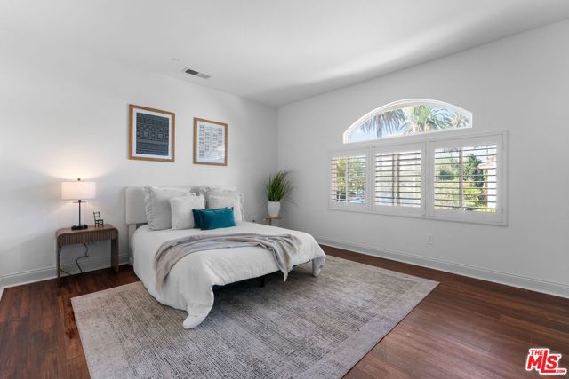 11840 Rowles Court, Los Angeles CA: https://media.crmls.org/mediaz/6205c66b-932d-4f50-b475-d76e1384d86d.jpg