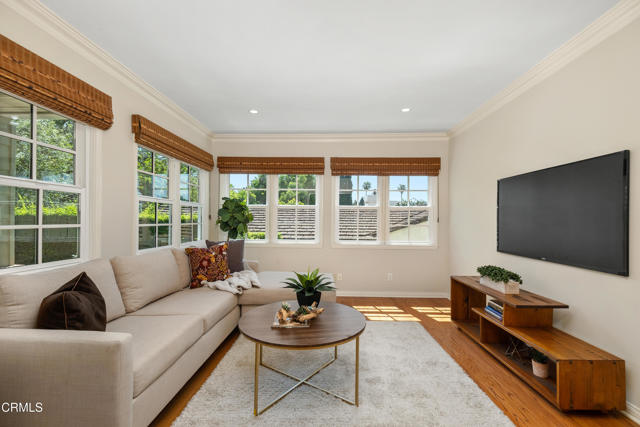 Detail Gallery Image 10 of 46 For 1421 Oneonta Knoll, South Pasadena,  CA 91030 - 5 Beds | 3 Baths