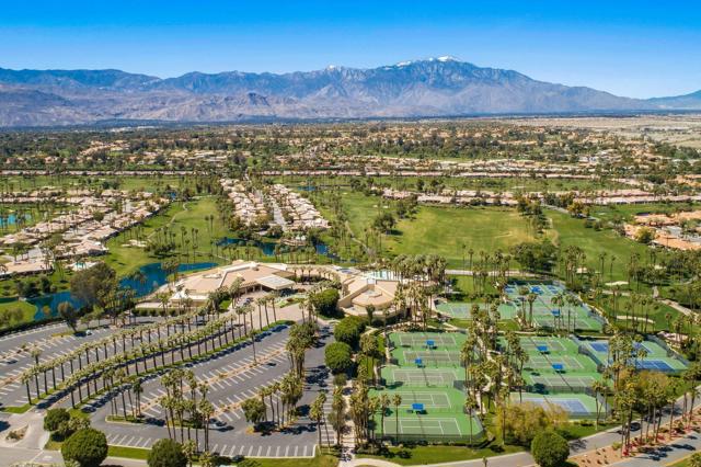 38417 Nasturtium Way, Palm Desert CA: https://media.crmls.org/mediaz/620701d1-f53d-428d-a49b-88643de76980.jpg