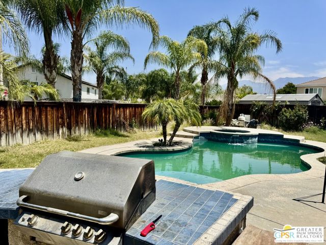 1867 Crane Avenue, San Jacinto CA: https://media.crmls.org/mediaz/62086bc5-4f70-42aa-9e76-ee973ca19066.jpg