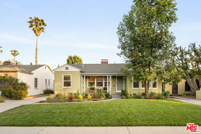11536 Otsego Street, Valley Village CA: https://media.crmls.org/mediaz/62088165-ff69-4964-b65a-22de7e659af7.jpg