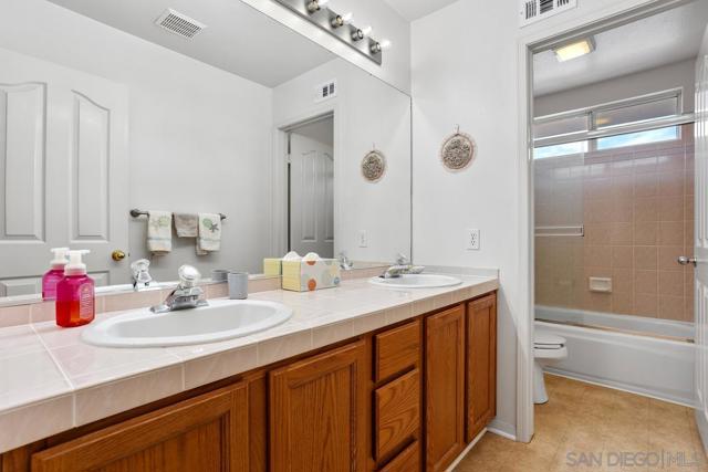 757 Marigold Way, San Marcos CA: https://media.crmls.org/mediaz/620921cb-b9d1-412a-9919-74e43f7b7242.jpg