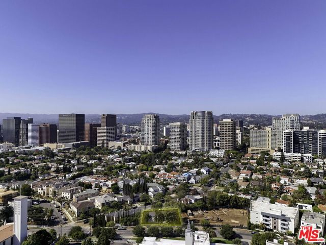 10745 Ohio Avenue, Los Angeles CA: https://media.crmls.org/mediaz/62092409-24f3-417b-81be-da4d803711ea.jpg