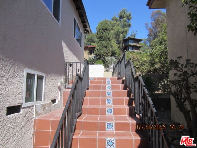 2350 3/4 Teviot Street, Los Angeles CA: https://media.crmls.org/mediaz/6209b2ea-5910-4d2a-aad2-d28ad3b4df1e.jpg