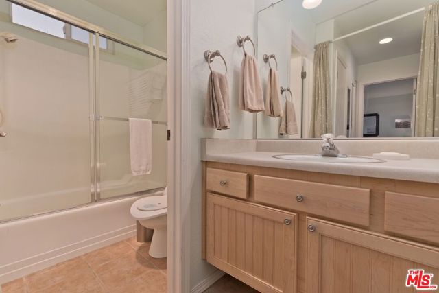 1629 Majestic Pines Drive, Mammoth Lakes CA: https://media.crmls.org/mediaz/620a7705-deab-4f16-bb81-943cc86d775a.jpg