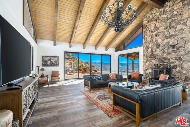 57387 San Juan Road, Yucca Valley CA: https://media.crmls.org/mediaz/620aacac-9215-4d76-b2a0-c3323bfda206.jpg
