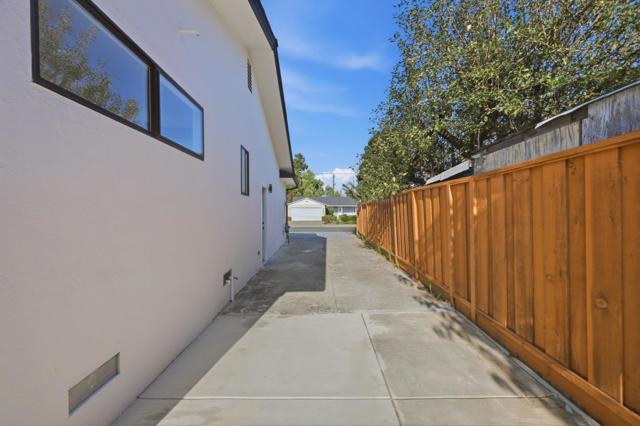 4572 Bianca Drive, Fremont CA: https://media.crmls.org/mediaz/620b4d03-5eaa-42f8-b2f8-837e434ba151.jpg