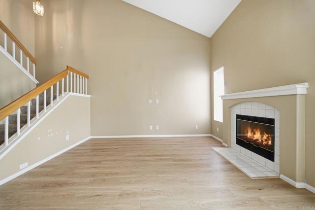 Detail Gallery Image 3 of 50 For 10974 Creekbridge Pl, San Diego,  CA 92128 - 2 Beds | 2/1 Baths