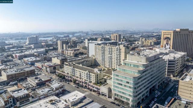 988 Franklin St, Oakland CA: https://media.crmls.org/mediaz/620c340b-8a8d-421b-9d3c-aab382055b48.jpg