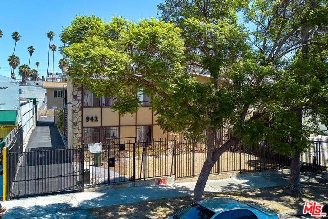 942 Menlo Avenue, Los Angeles, California 90006, ,Multi-Family,For Sale,Menlo,24428865