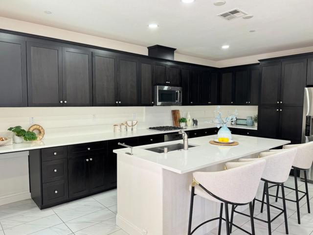 398 Expedition Lane, Milpitas CA: https://media.crmls.org/mediaz/620cc171-baae-45e9-97d7-652c78d6b7ed.jpg