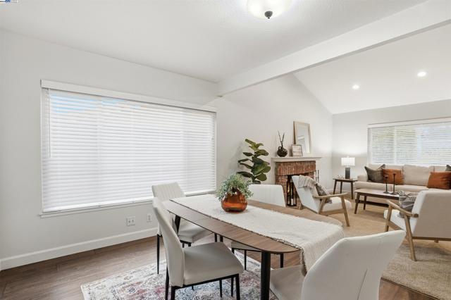 4490 Buckthorn Ct, Concord CA: https://media.crmls.org/mediaz/620cd4be-47a0-4a0c-bc69-7576a2484e27.jpg