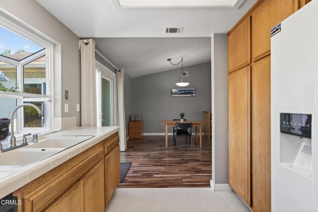 11881 Silver Spur Street, Ojai CA: https://media.crmls.org/mediaz/620d385c-df47-4947-b033-06e71fb95dc2.jpg