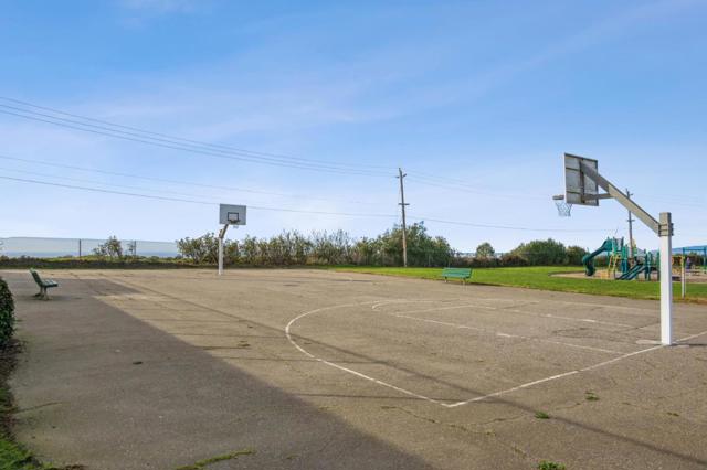 80 Highland Avenue, Daly City CA: https://media.crmls.org/mediaz/620e25cf-d9a3-40dd-b04d-2d2af39de812.jpg