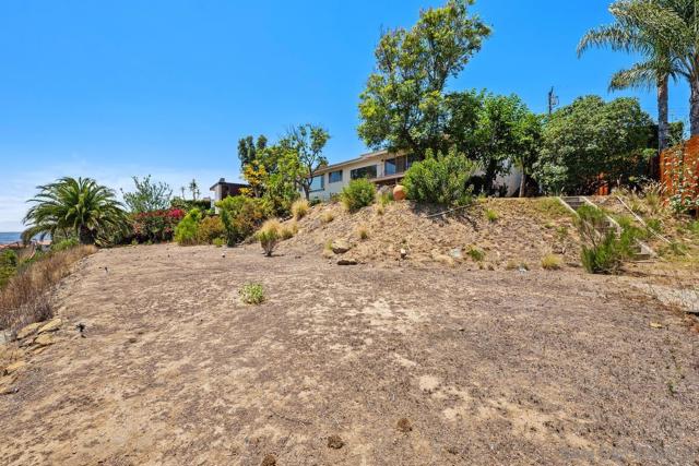 6371 Dwane Ave, San Diego CA: https://media.crmls.org/mediaz/620e2e91-2920-4187-bb52-d8297ecc0f0a.jpg