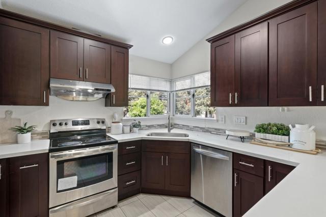 1735 Parkview Green Circle, San Jose CA: https://media.crmls.org/mediaz/620e41fd-1cd2-4998-b1bf-7bb093b33bfb.jpg