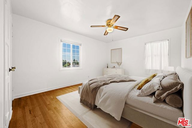 2333 Warwick Avenue, Los Angeles CA: https://media.crmls.org/mediaz/620e514d-ef4f-41f8-87e7-2a00d7bd697c.jpg