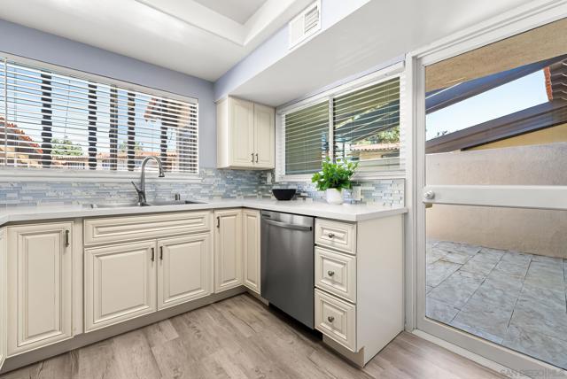 17031 Bernardo Center Dr, San Diego CA: https://media.crmls.org/mediaz/620e5708-6bd5-41f6-82f9-3279f284ec57.jpg