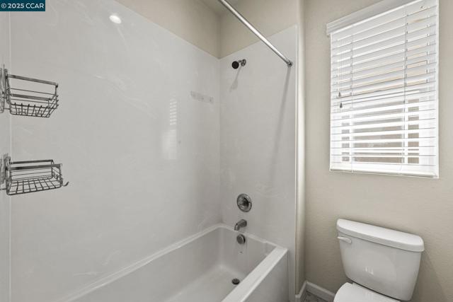 589 W Huntington Ave, Mountain House CA: https://media.crmls.org/mediaz/620f1ac8-2772-4edd-a991-2f349909dd06.jpg