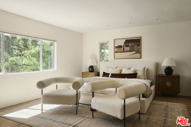 17155 Clemons Drive, Encino CA: https://media.crmls.org/mediaz/620f2f57-3de6-4ac7-ae20-865b78cee869.jpg