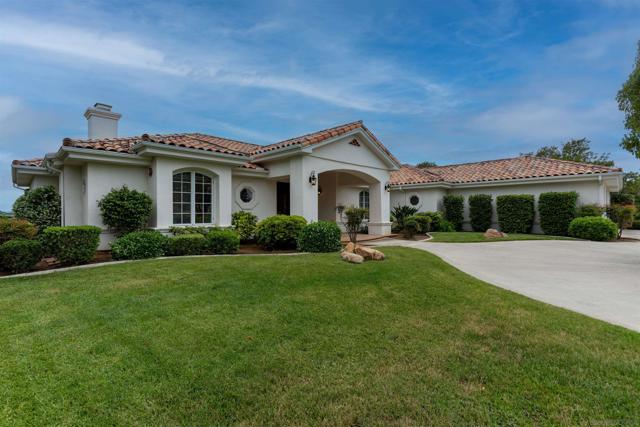 2377 Vern Drive, Fallbrook CA: https://media.crmls.org/mediaz/620f6694-f566-4621-af24-a333ea090130.jpg