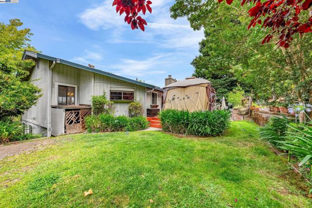 22 Cobblestone Ct, San Ramon CA: https://media.crmls.org/mediaz/620f96bb-a1ec-448e-bd8d-70a8bd3f4bda.jpg