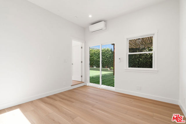 2347 Parnell Avenue, Los Angeles CA: https://media.crmls.org/mediaz/621027e6-6abb-40d4-85cc-63328592ed9f.jpg