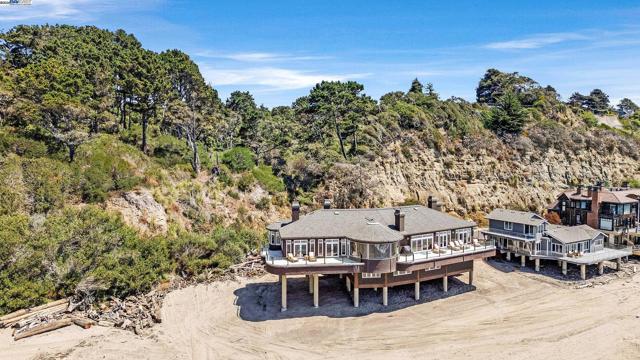 797 Las Olas Dr, Aptos CA: https://media.crmls.org/mediaz/62103d9c-31b0-4c6b-aff3-163fcedd46d5.jpg