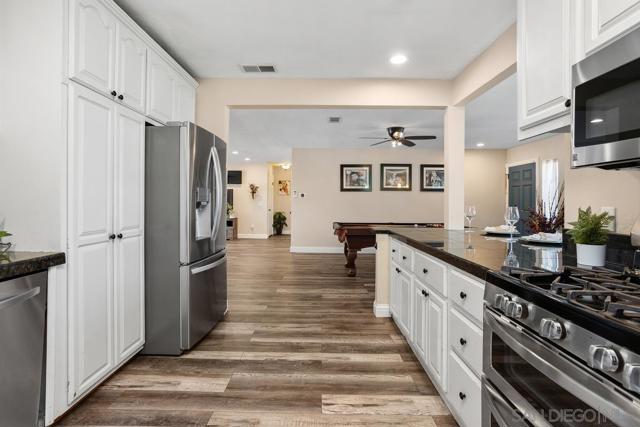 14643 Evening Star Dr, Poway CA: https://media.crmls.org/mediaz/621093e0-4c3b-4d1f-a979-d3d70899c4b5.jpg